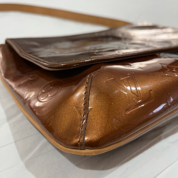 Authentic Vintage Louis Vuitton Thompson St Vernis Leather bronze shoulder bag - Picture 9 of 16